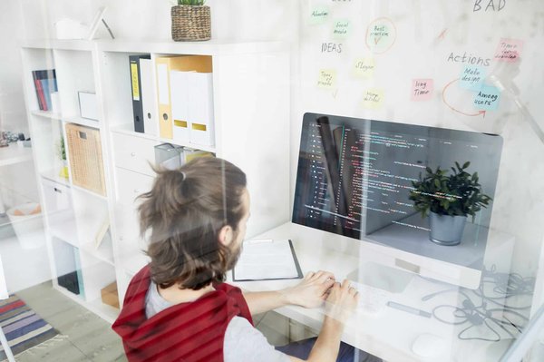 Quels sont les langages à maîtriser pour développer un site web WordPress sur mesure ?